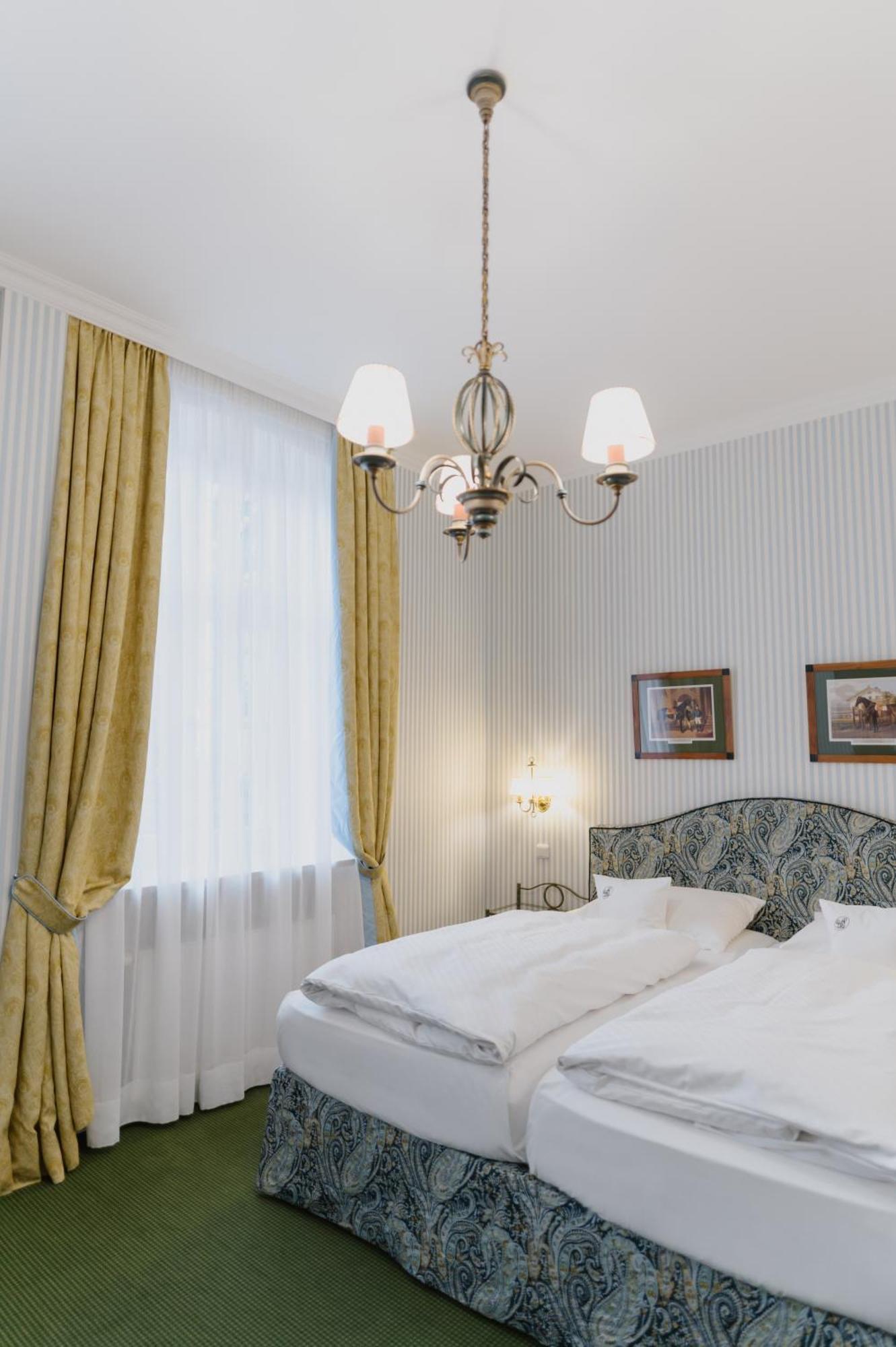 Romantik Hotel Zur Post Фюрстенфельдбрукк Экстерьер фото