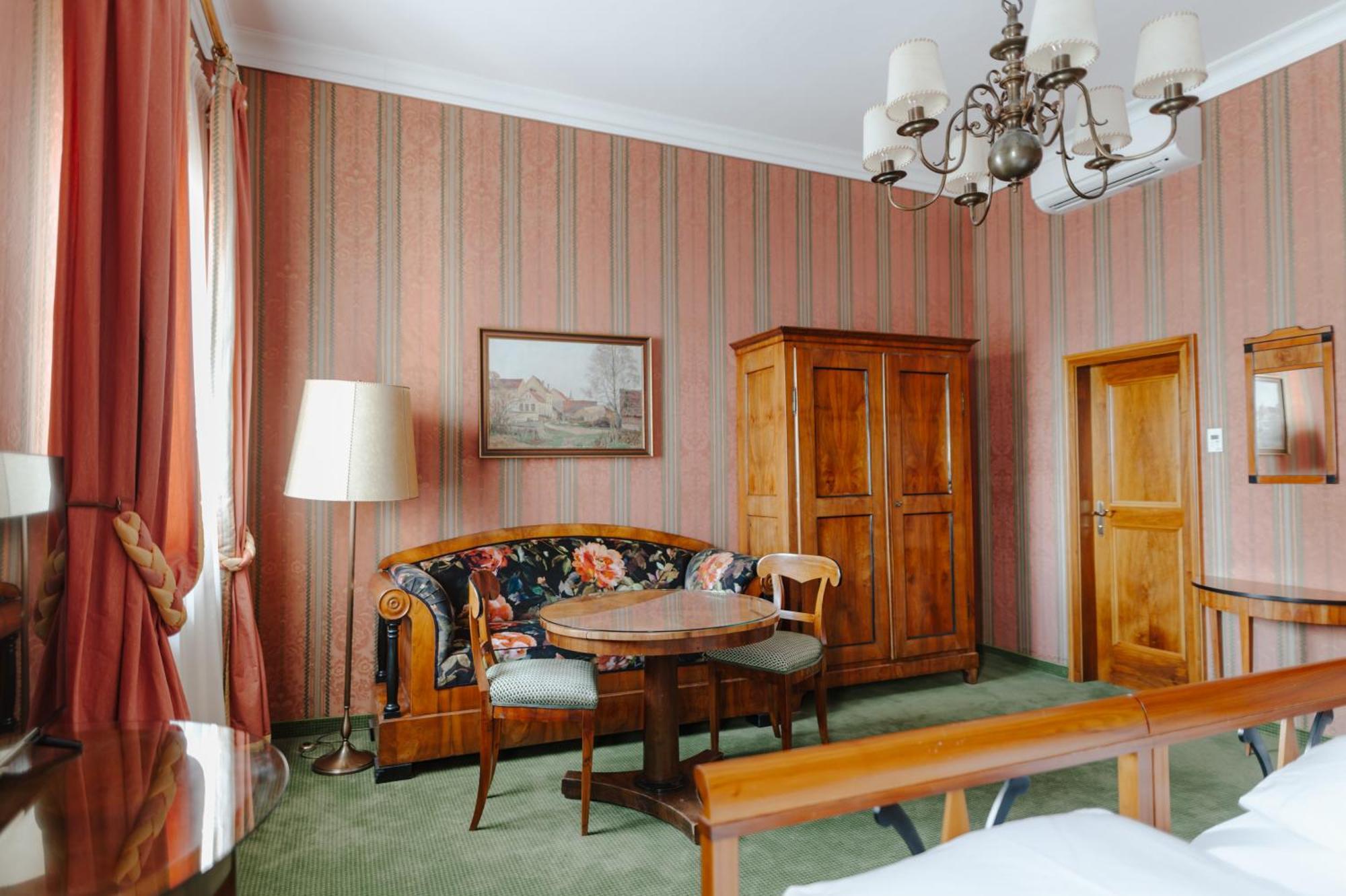 Romantik Hotel Zur Post Фюрстенфельдбрукк Экстерьер фото