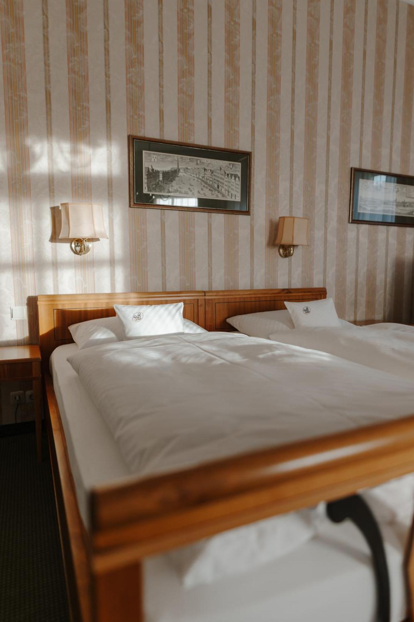 Romantik Hotel Zur Post Фюрстенфельдбрукк Экстерьер фото