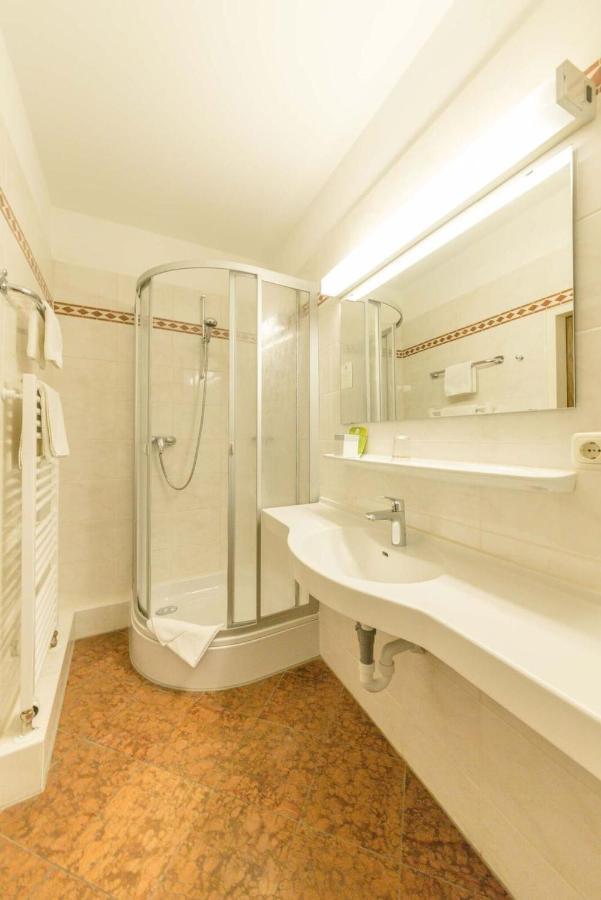 Romantik Hotel Zur Post Фюрстенфельдбрукк Экстерьер фото