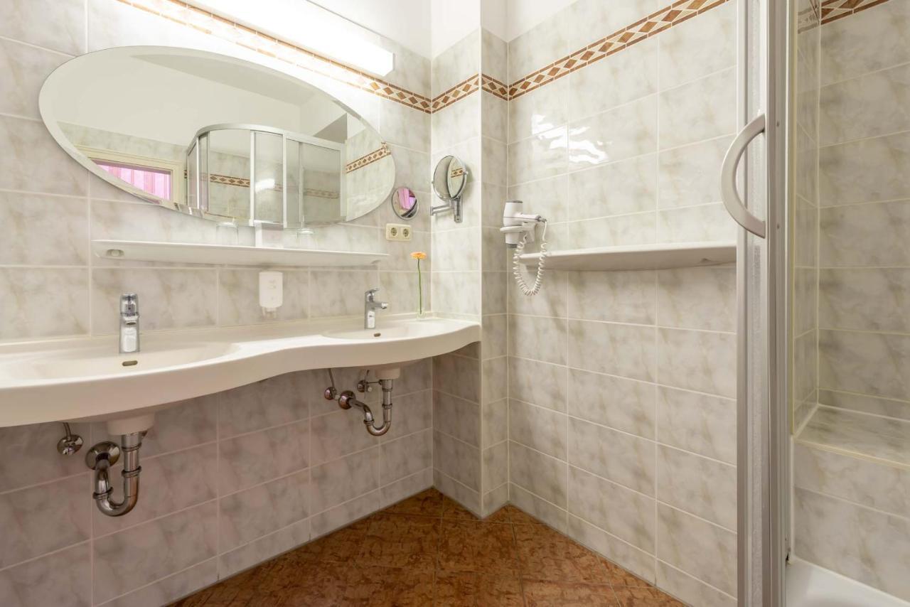 Romantik Hotel Zur Post Фюрстенфельдбрукк Экстерьер фото